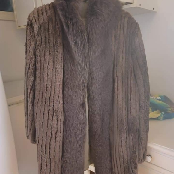 Retro beaver fur coat - Picture 2 of 2